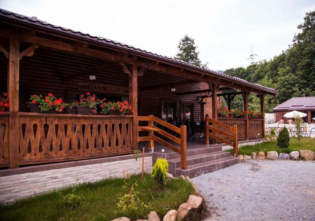 Pensiunea Roua Muntelui Brazesti Exterior photo